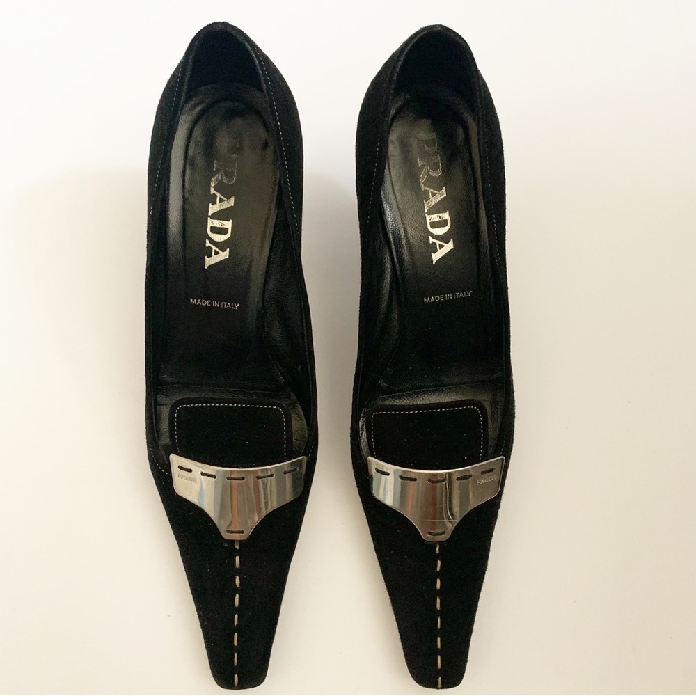 VINTAGE PRADA SUEDE POINTY PLAQUE KITTEN HEEL - Picture 2 of 11